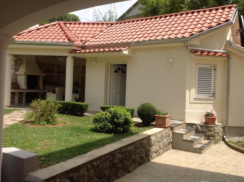 Apartments Villa Majda มาทุลยี ภายนอก รูปภาพ