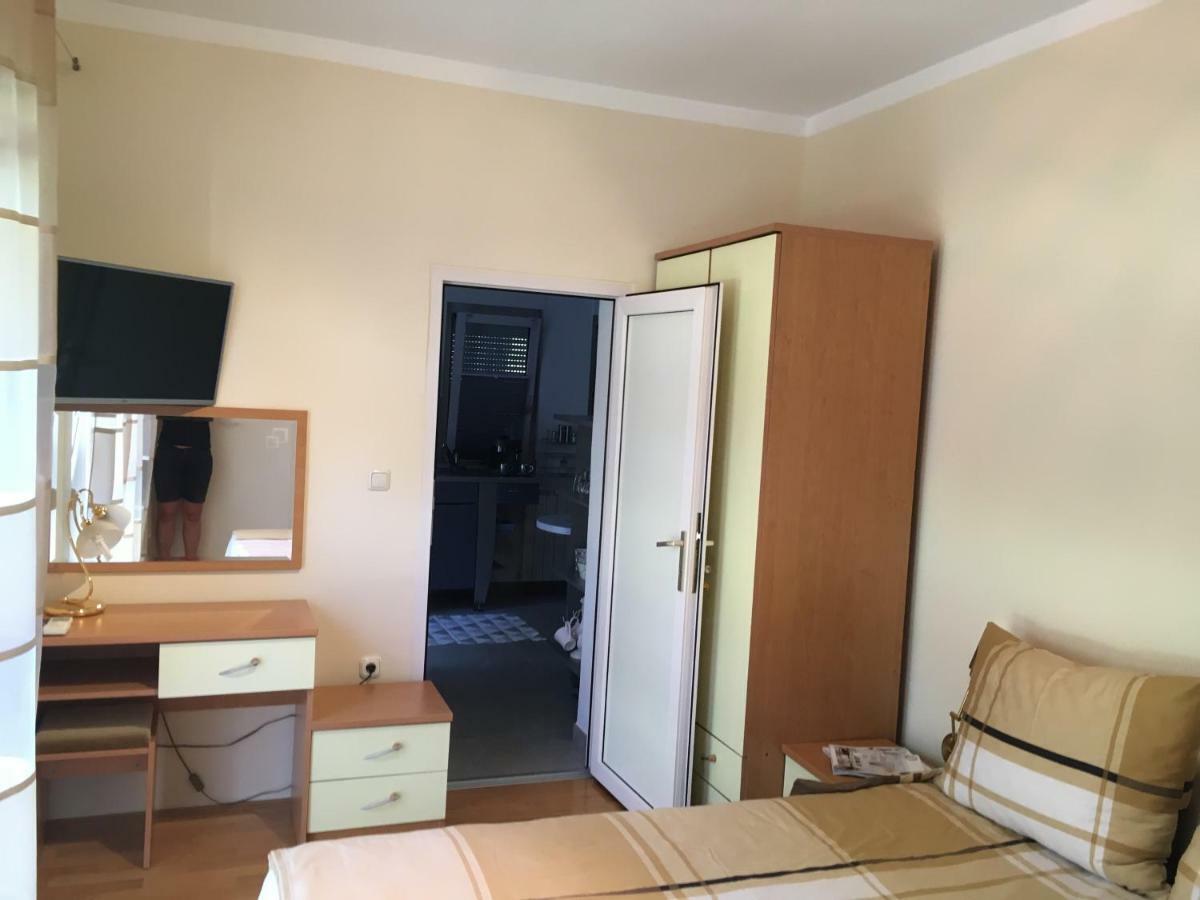 Apartments Villa Majda มาทุลยี ภายนอก รูปภาพ